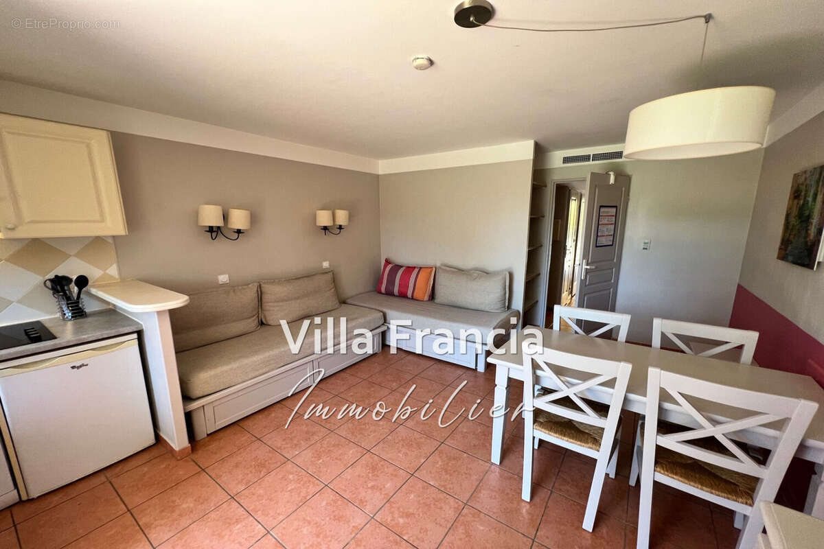 Appartement à MANDELIEU-LA-NAPOULE