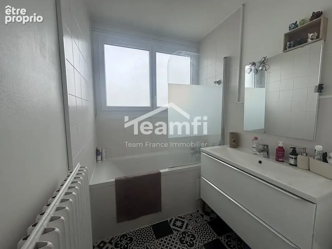 Appartement 71 m² à Fleury-Les-Aubrais  - photo 7