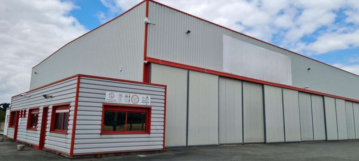 Parking à LAILLY-EN-VAL