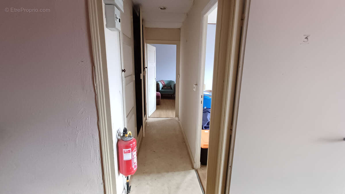 Commerce à SAINT-GENES-CHAMPANELLE