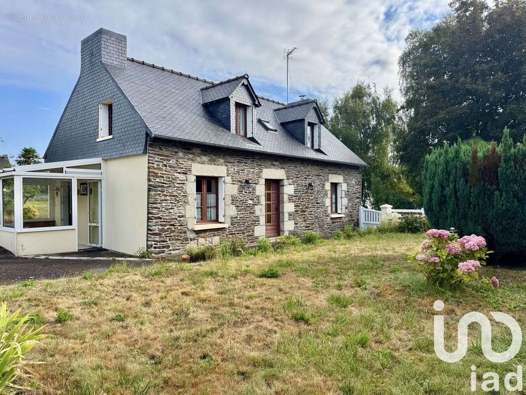 Photo 2 - Maison à SAINT-CARADEC