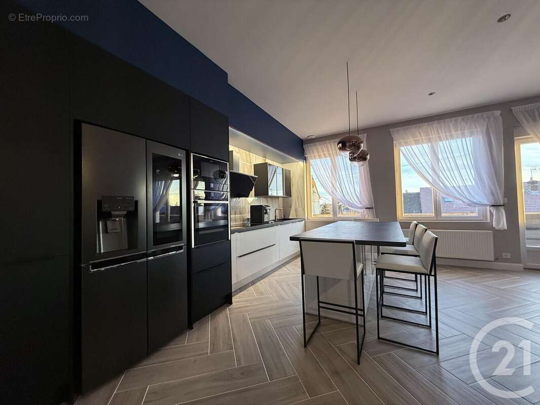 Appartement 102 m² à La Chapelle-Naude  - photo 4