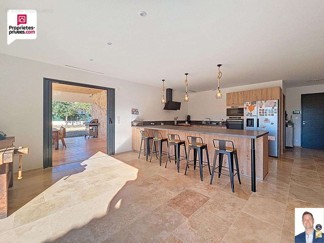 Maison à SAINT-CEZAIRE-SUR-SIAGNE