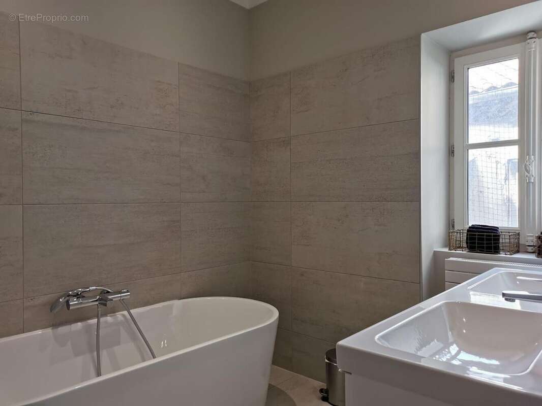   - Appartement à AUBENAS