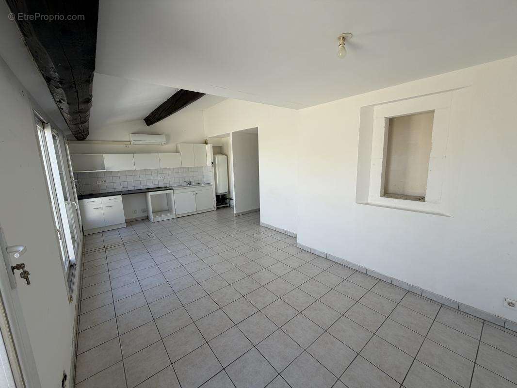 Appartement à THEZAN-DES-CORBIERES