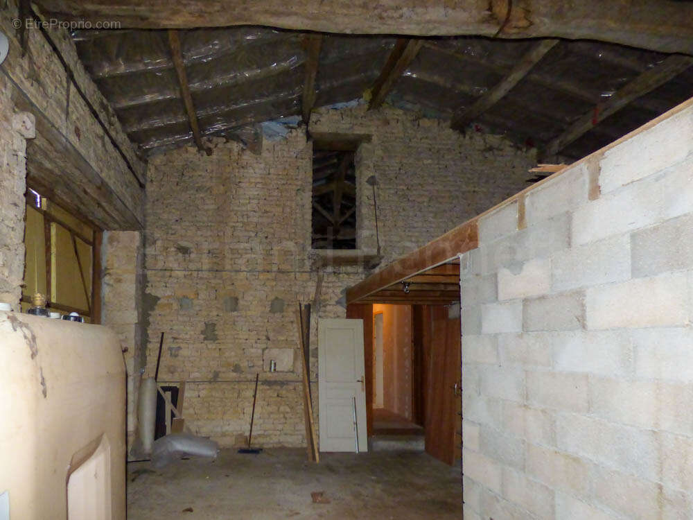 Maison à CHEF-BOUTONNE