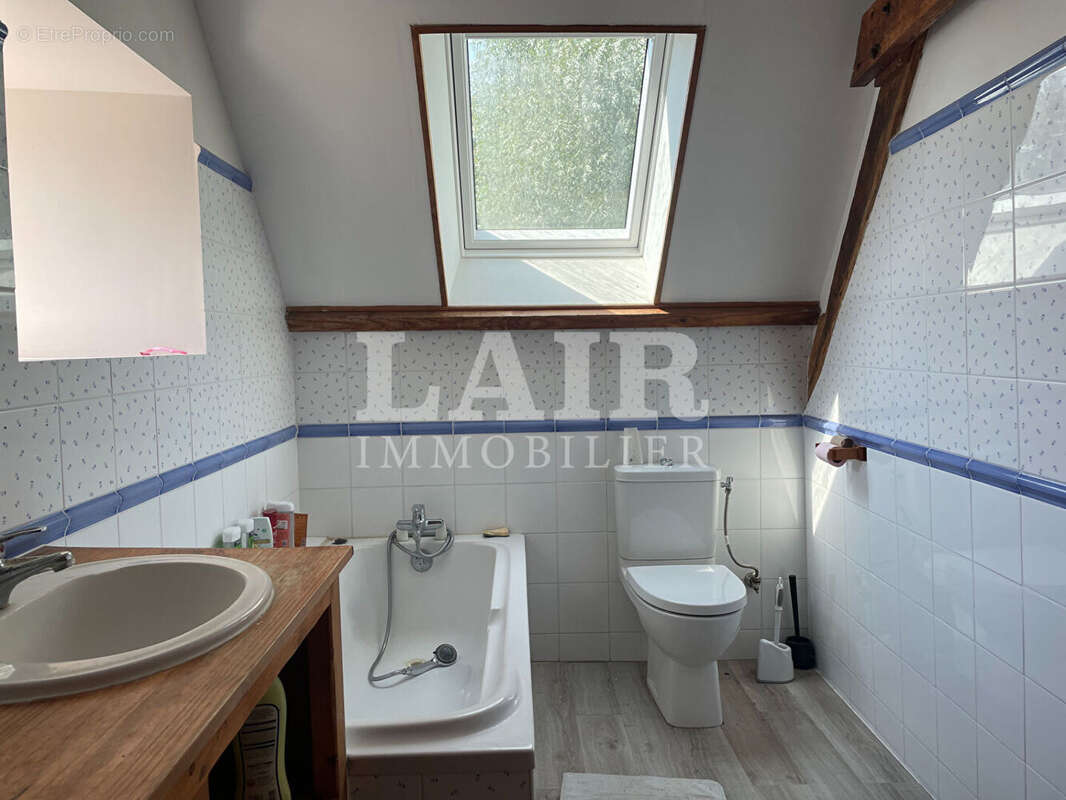 Longère avec une piscine au bout d'un chemin à vendre, réf B15534 - photo 14