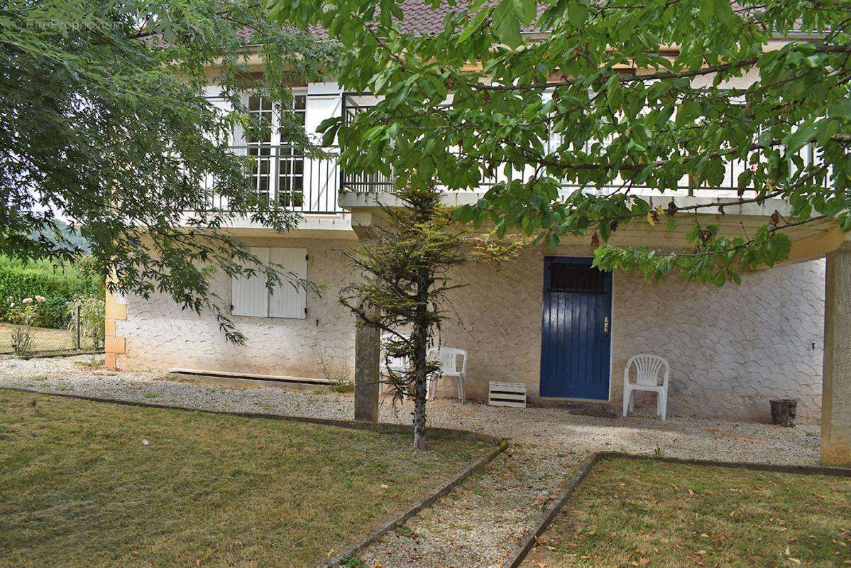 Maison à TERRASSON-LAVILLEDIEU