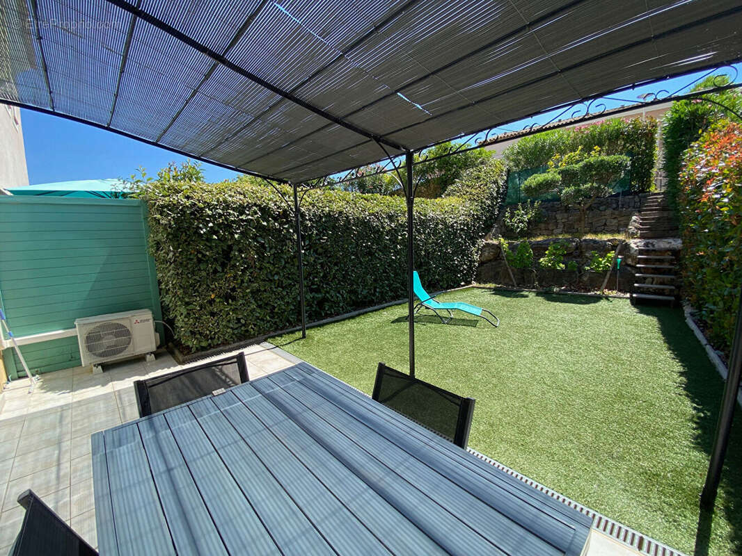 Maison à ROQUEBRUNE-SUR-ARGENS