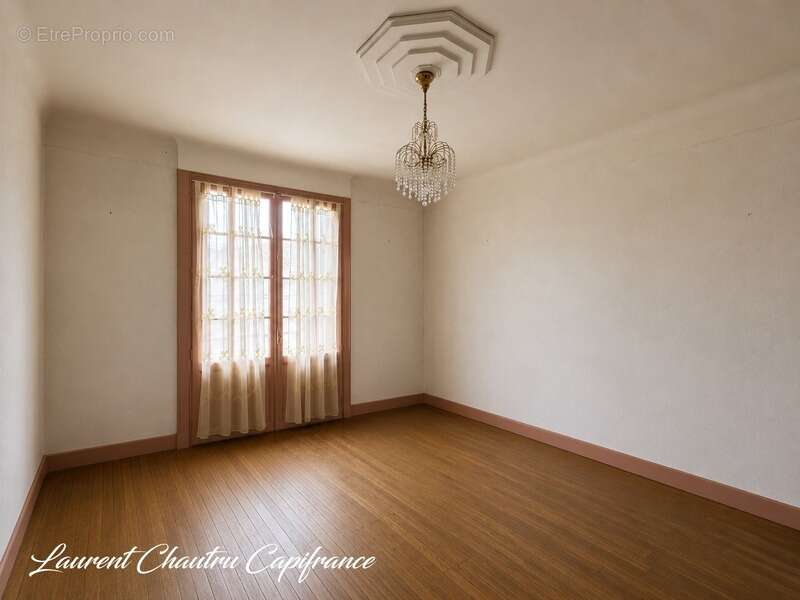 Maison de caractère avec jardin et garage - photo 15