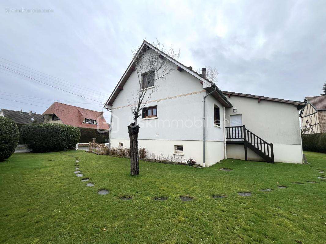 Maison à LA SAUSSAYE