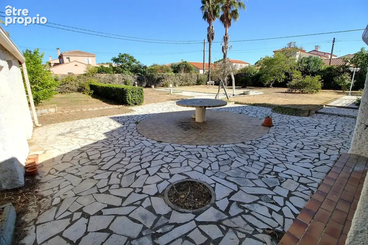 Villa d'architecte des années 75 développant 135 m² sur terrain de 1500 m² - photo 17