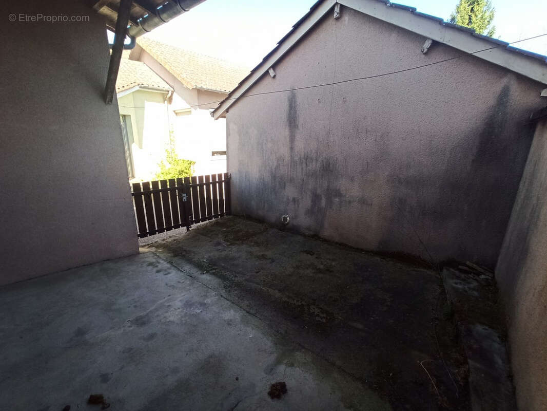 Commerce à AIXE-SUR-VIENNE