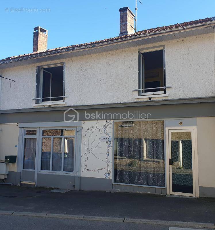 Maison à BUJALEUF