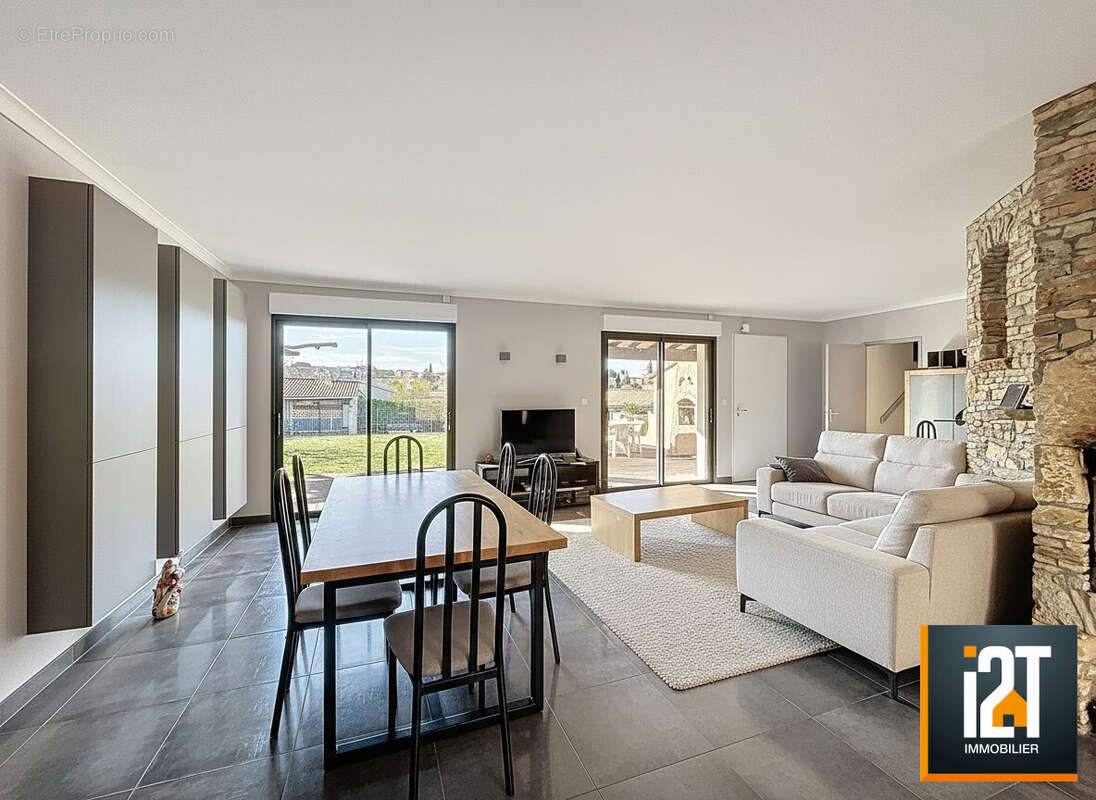 Maison à LA CALMETTE