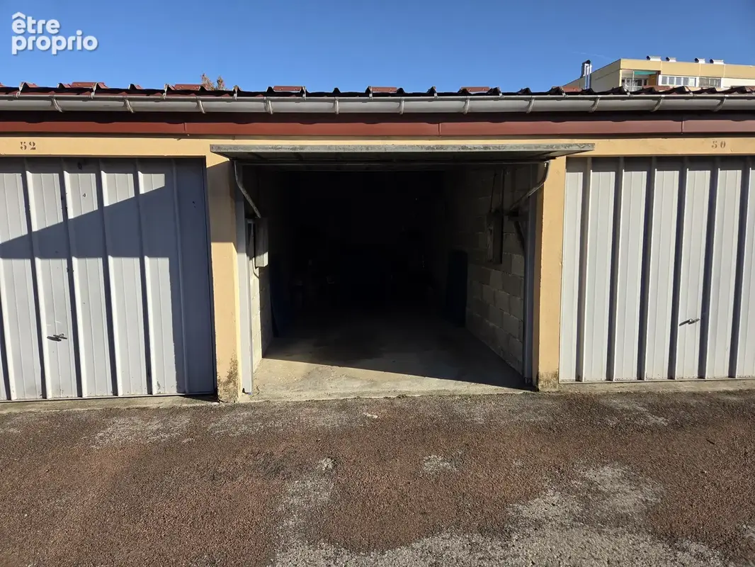 Photo Parking à Pontarlier au prix de 20 000€