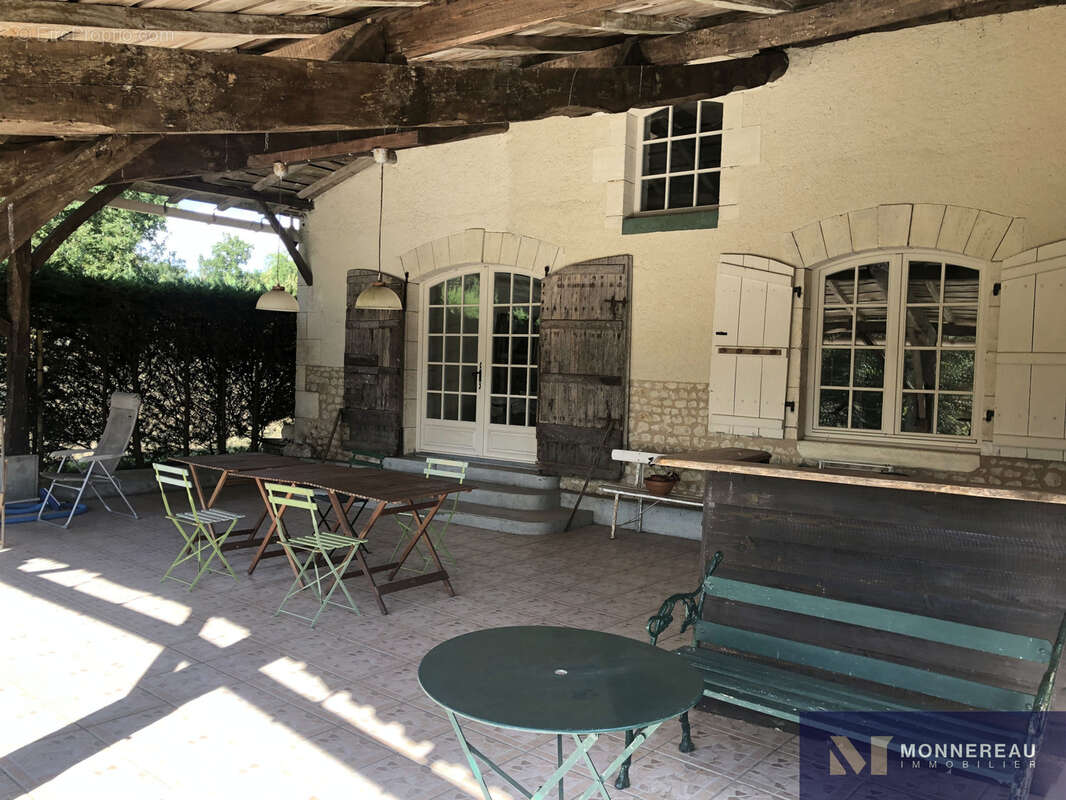 Maison à BARBEZIEUX-SAINT-HILAIRE