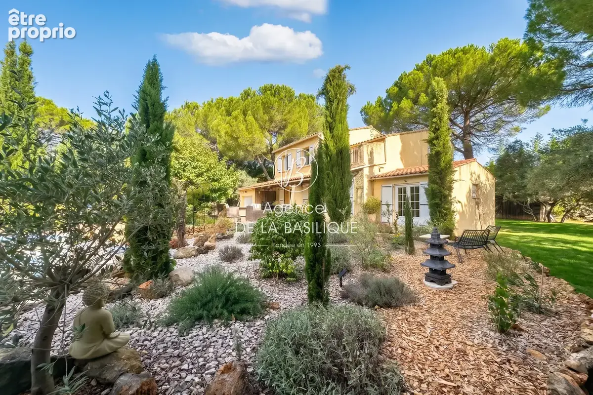 Maison 5 pièces 150 m² à vendre à Saint-Maximin-La-Sainte-Baume (83470) - photo 2