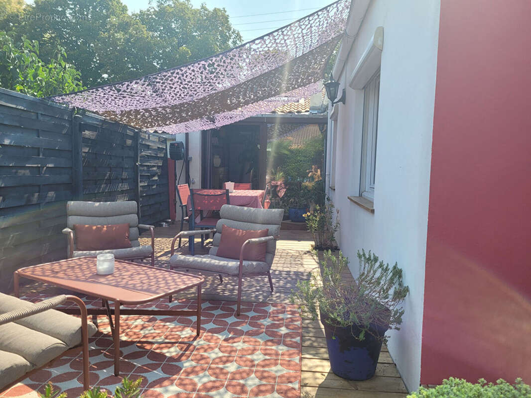 ROCHEFORT secteur calme maison de 93 m² de type 4 avec jardin intimiste - photo 14