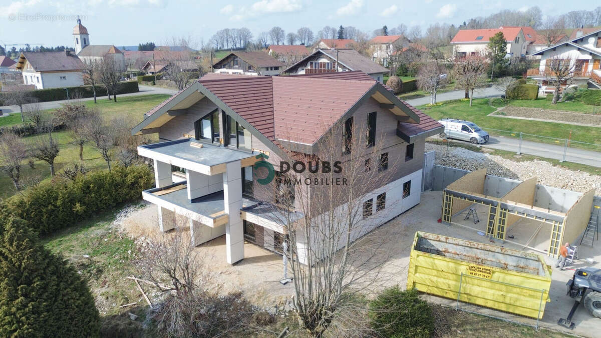 Appartement à FOURNETS-LUISANS