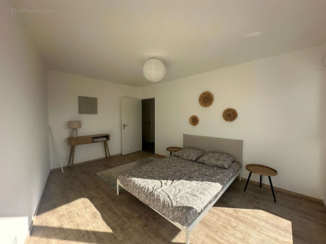 À vendre - Appartement 4 pièces 100.60 m²  -Dernier étage -  Ambilly (quartier Croix d'Ambilly) - photo 2
