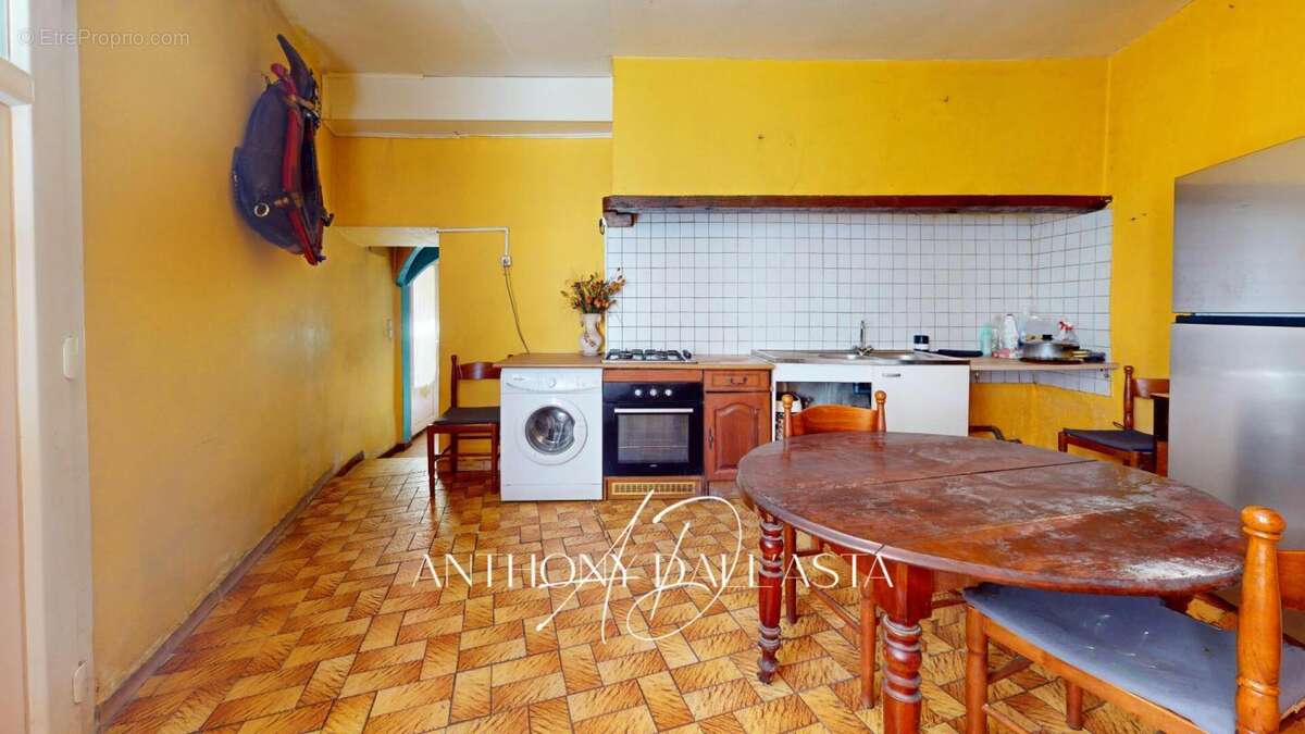 Exclusivite- Alzonne- maison de village-  3 chambres- salon- cuisine- séjour- grenier - photo 5