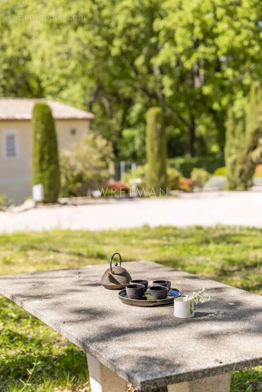Maison à CHATEAUNEUF-GRASSE