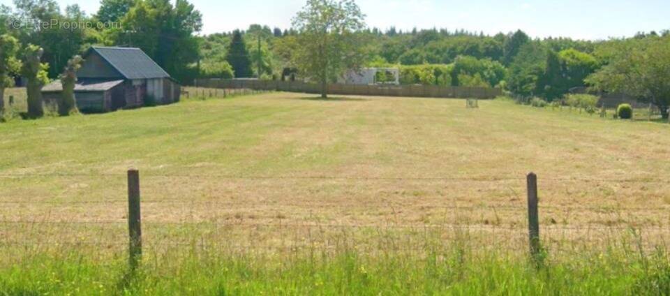 Terrain à FRESQUIENNES