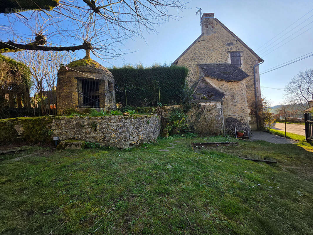 Maison à LE GUE-DE-LA-CHAINE