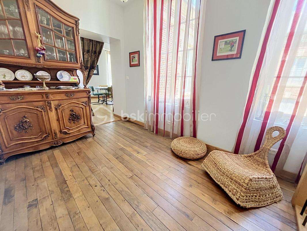 Maison de caractere avec jardin et garage - photo 11