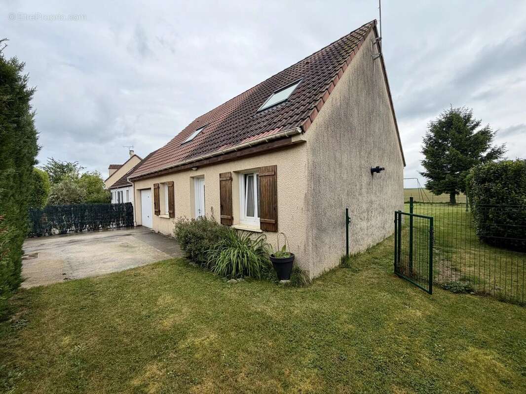 Maison à ROZAY-EN-BRIE