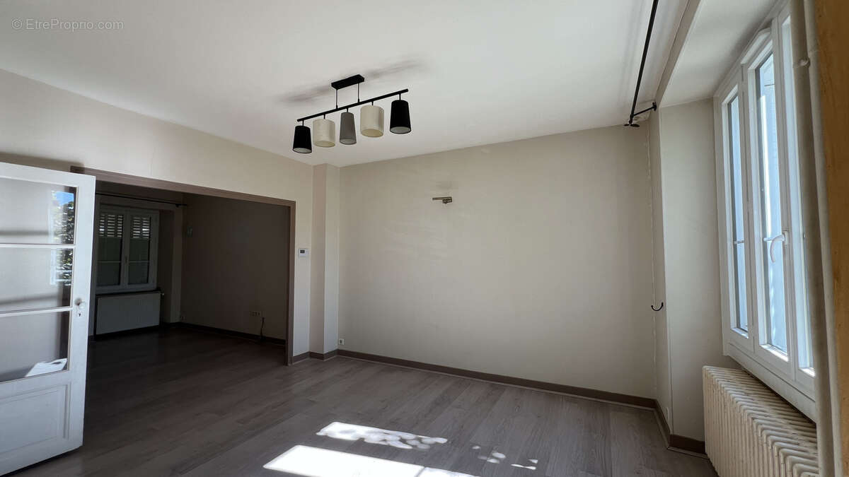 Maison à L&#039;ISLE-SUR-SEREIN