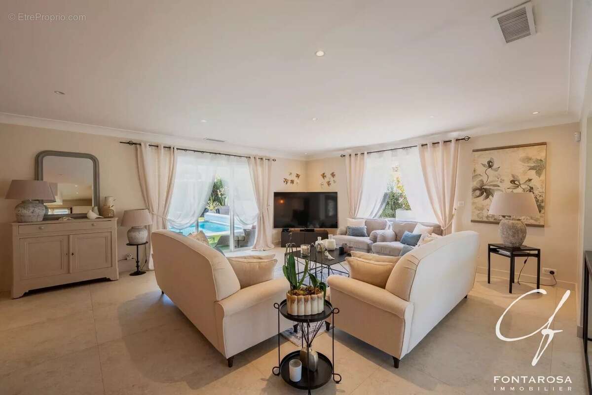 Maison à FREJUS