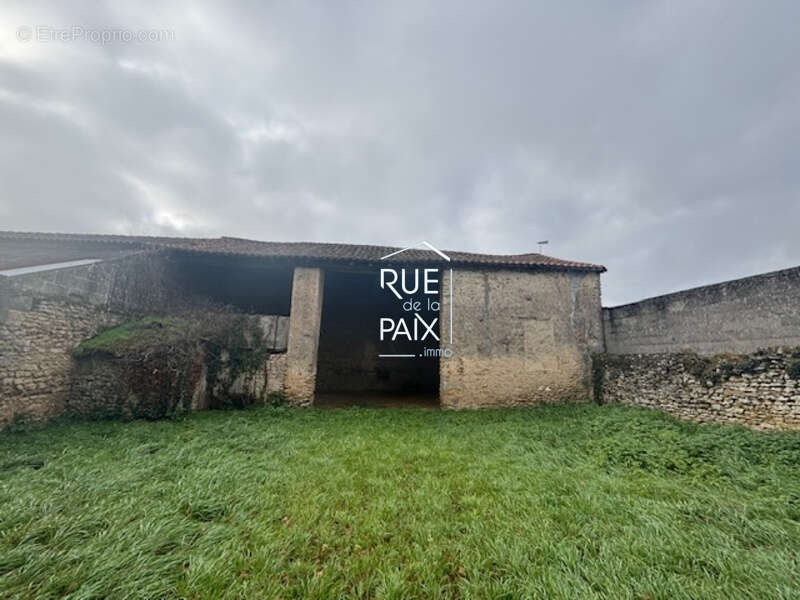Maison à THENEZAY