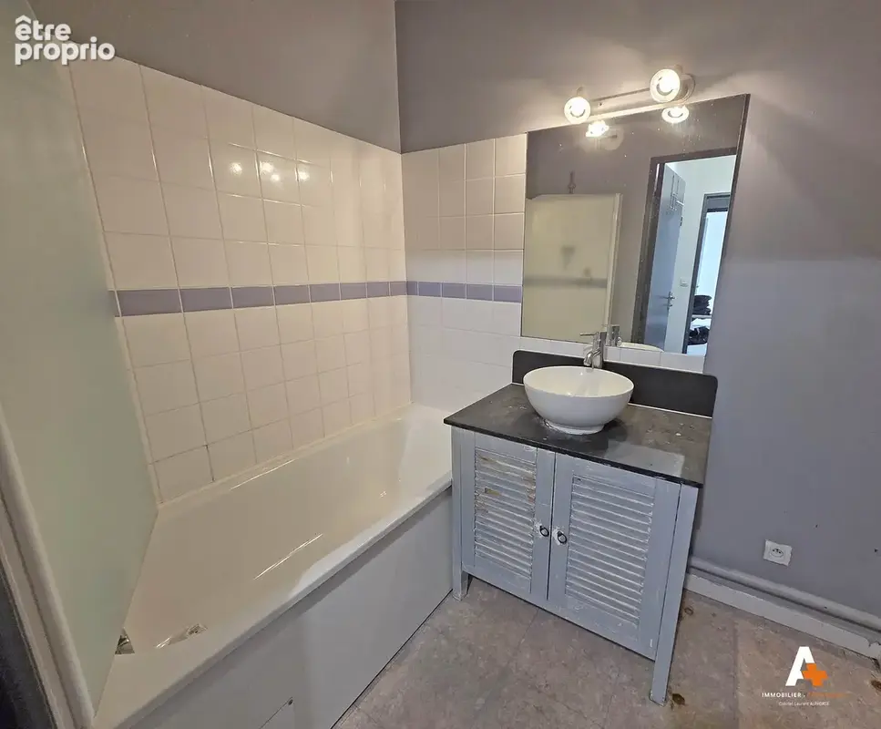 Vente Marseille 13013 - La Rose - Grand type 2 avec balcon et parking - photo 8