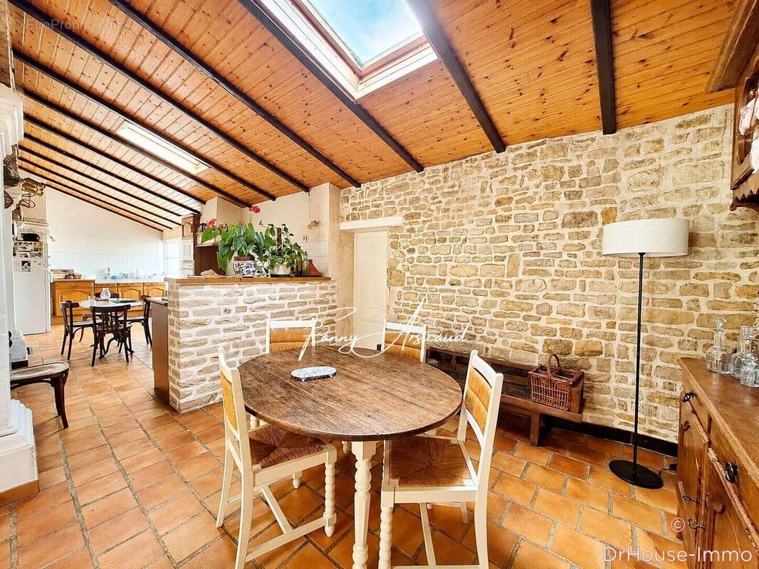 Maison 168 m² à Charron  - photo 19