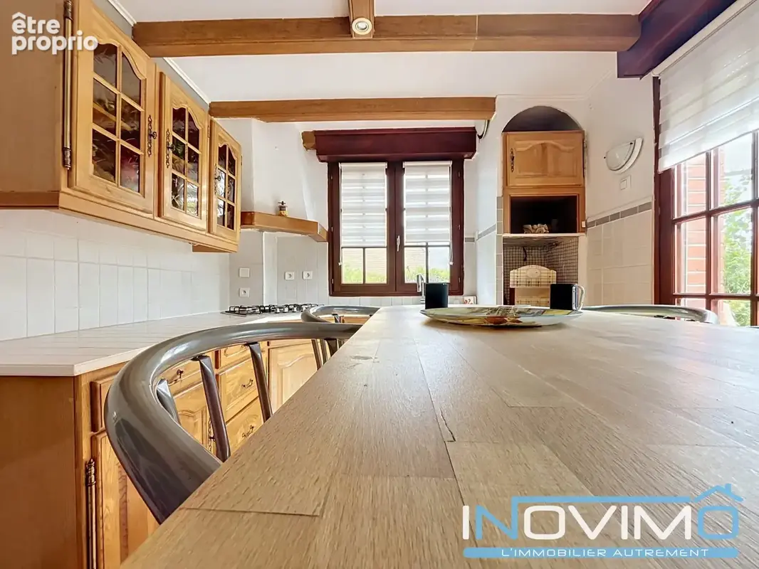 Maison 4 chambres, véranda, cuisine, séjour, garage, extérieur