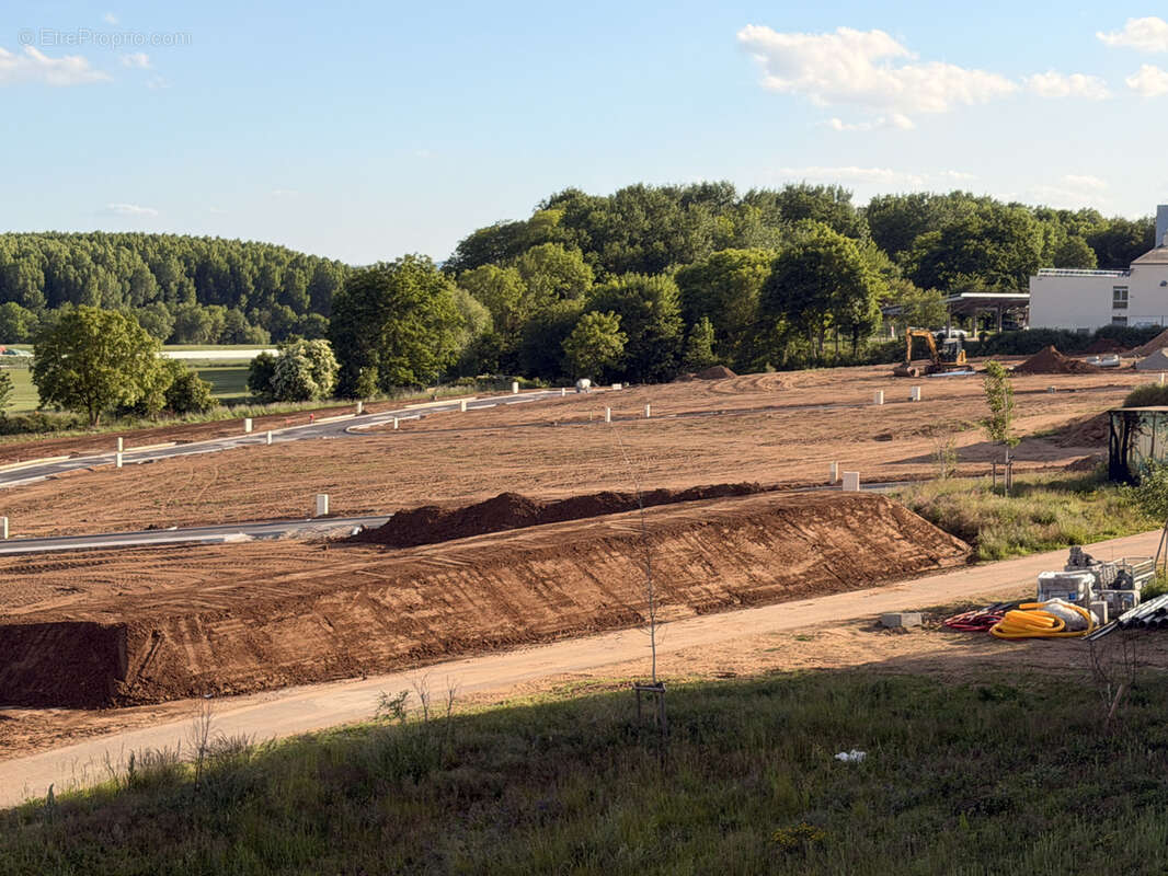 Terrain à MONTIGNY-LES-METZ