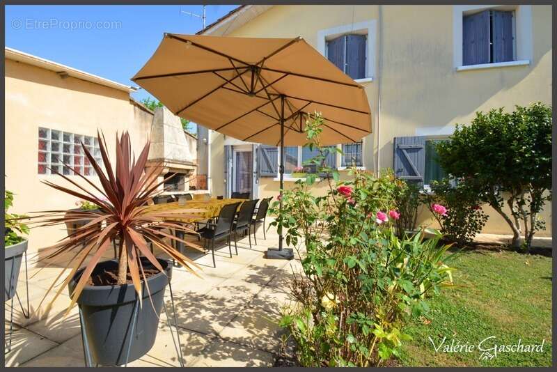 Maison à CAMPS-SUR-L&#039;ISLE