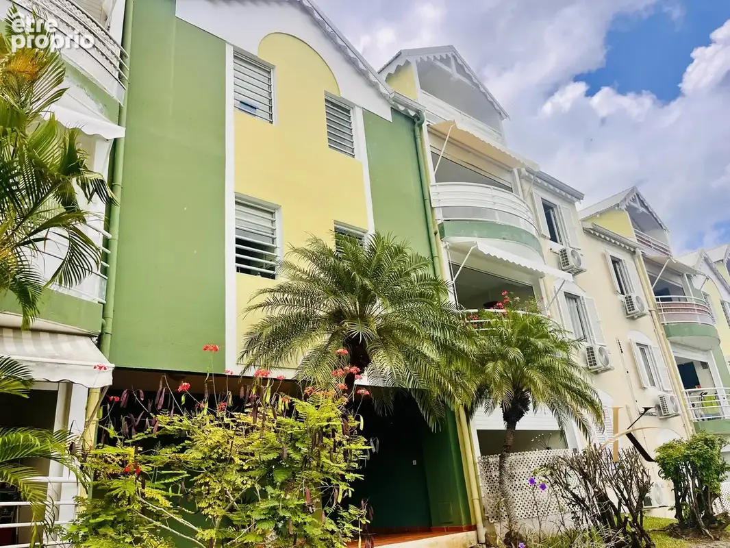 Appartement à BAIE-MAHAULT