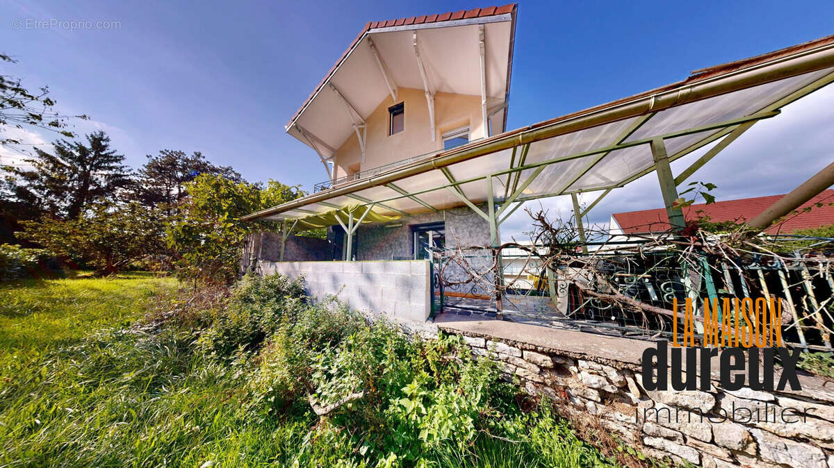 Maison à POUILLEY-LES-VIGNES