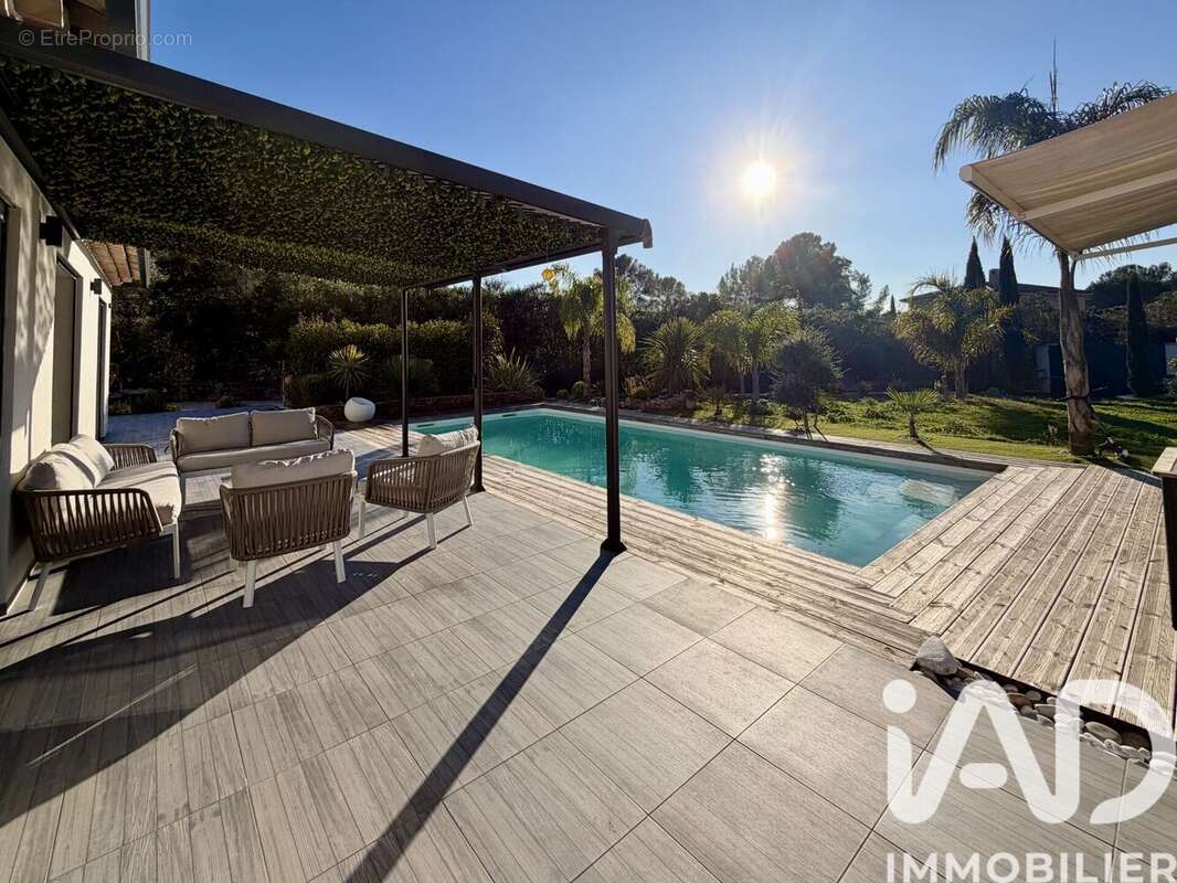 Photo 4 - Maison à ROQUEBRUNE-SUR-ARGENS