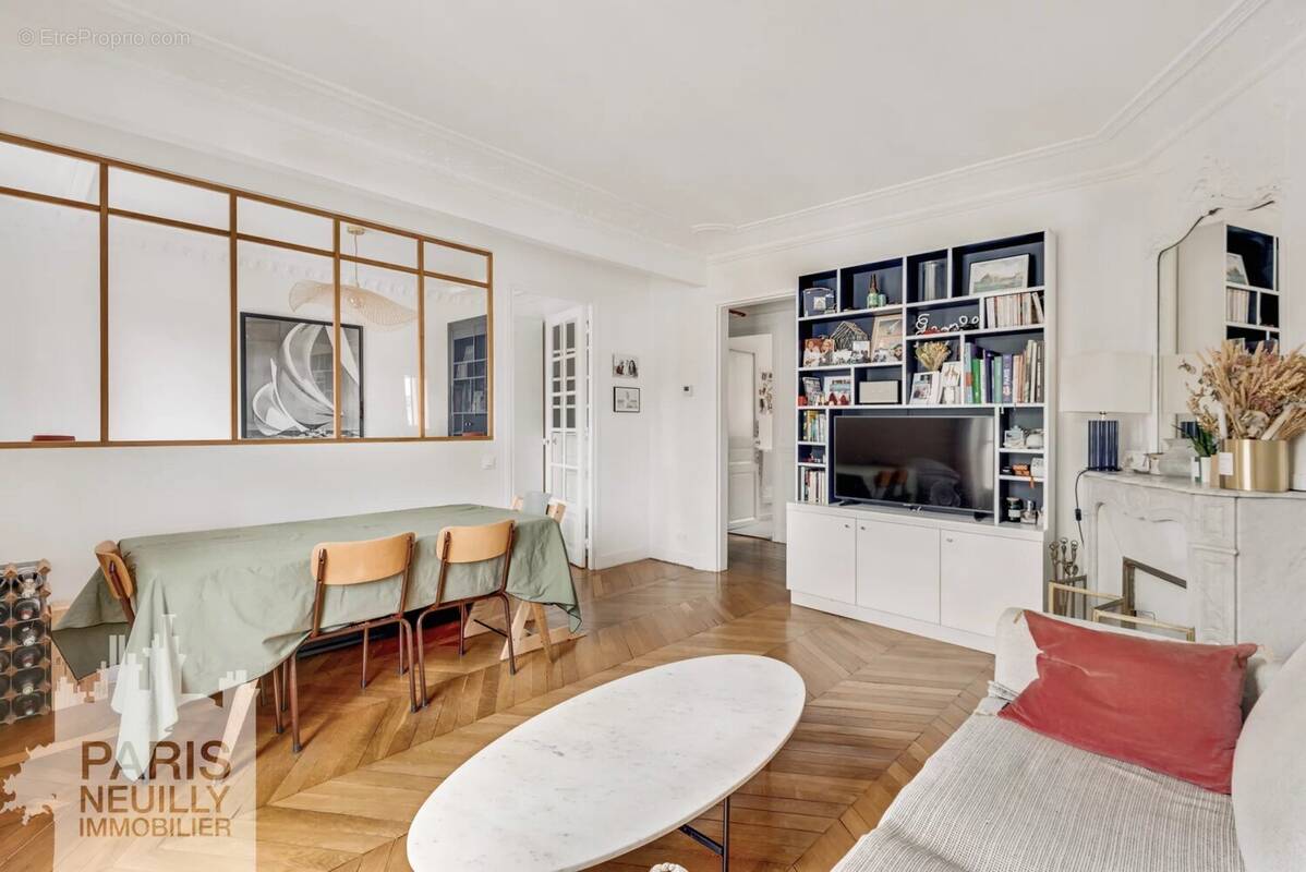 Appartement à PARIS-17E