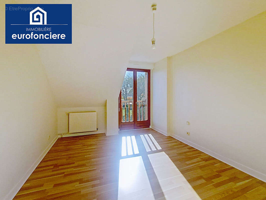 Maison à LA RIVIERE-DE-CORPS