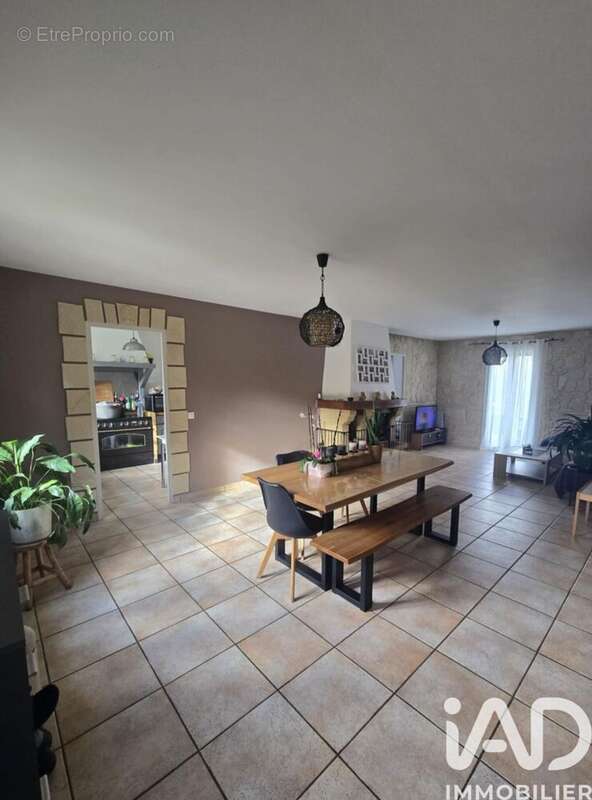 Photo 3 - Maison à RUEIL-LA-GADELIERE