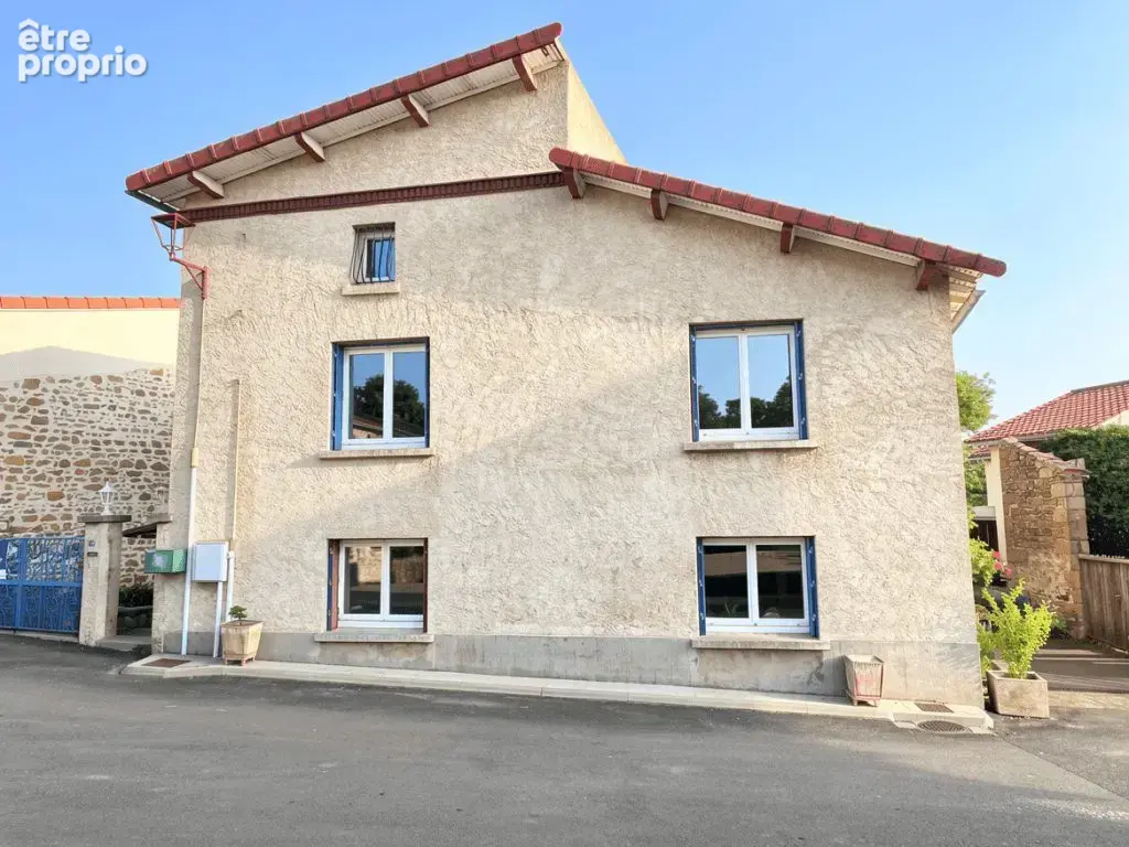 Photo Maison à Vic-Le-Comte au prix de 239 000€
