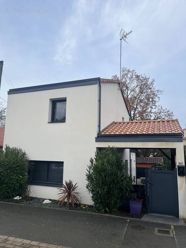 Maison à SAINT-LEGER-LES-VIGNES