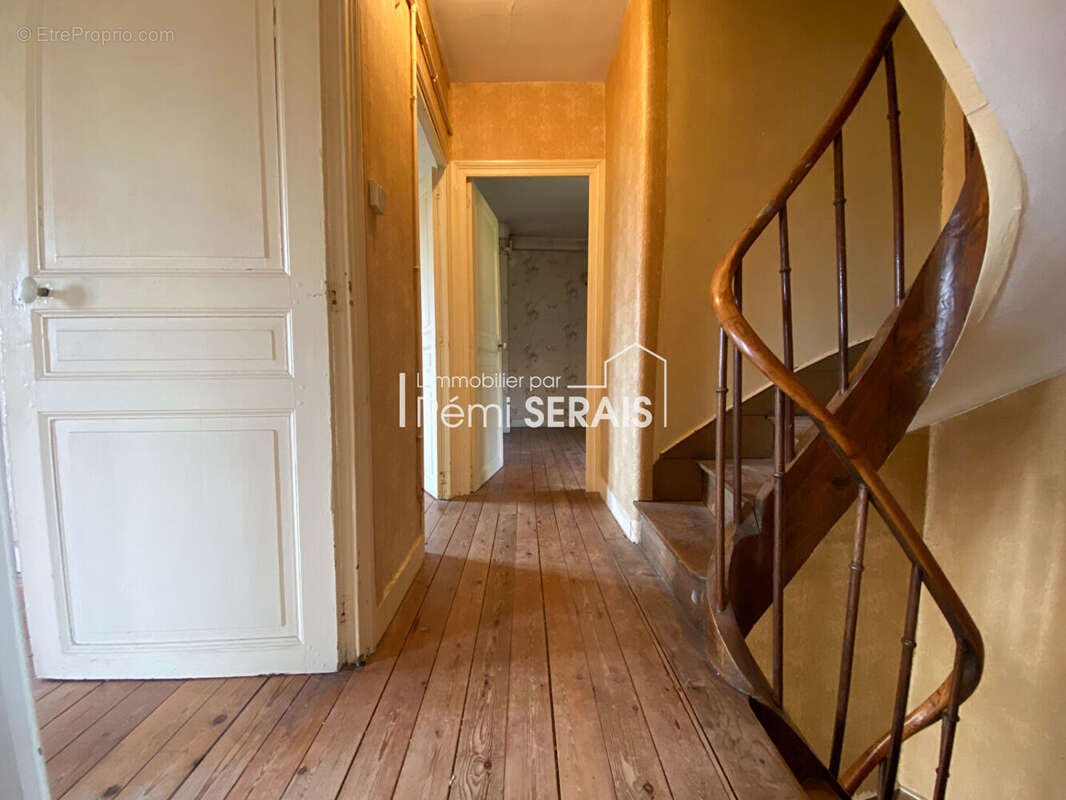 Maison à CONDE-SUR-NOIREAU