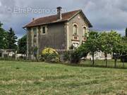 Maison à CAMPUGNAN