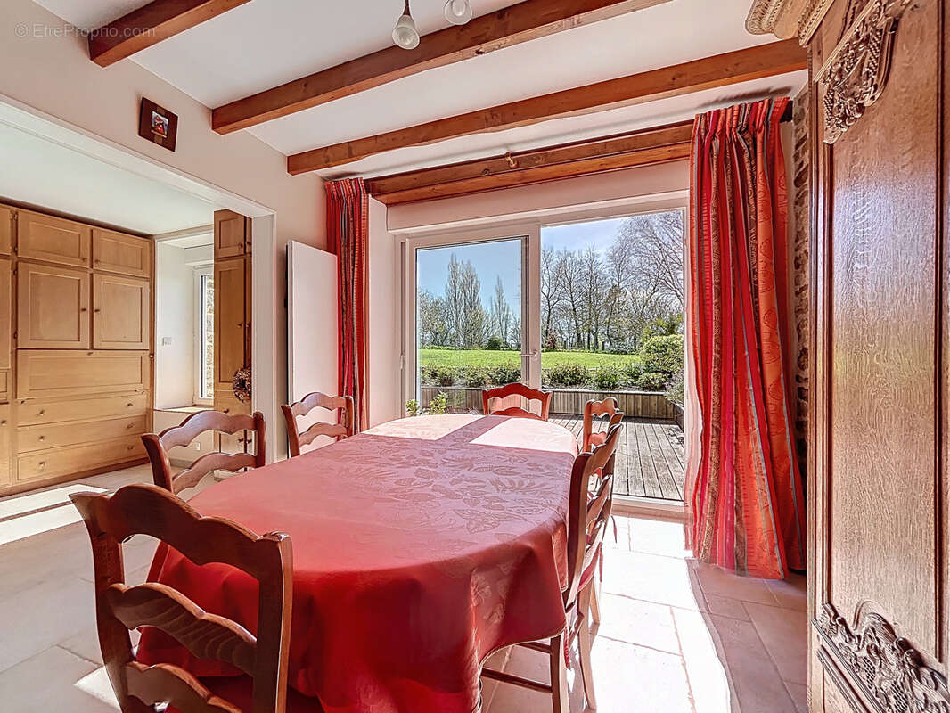 Maison à SAINT-MAURICE-EN-COTENTIN